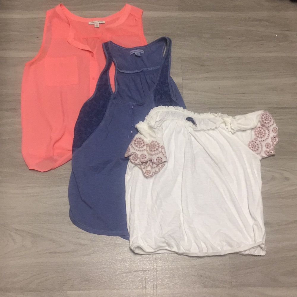 Three Small American Eagle Tank Tops / Crop Top